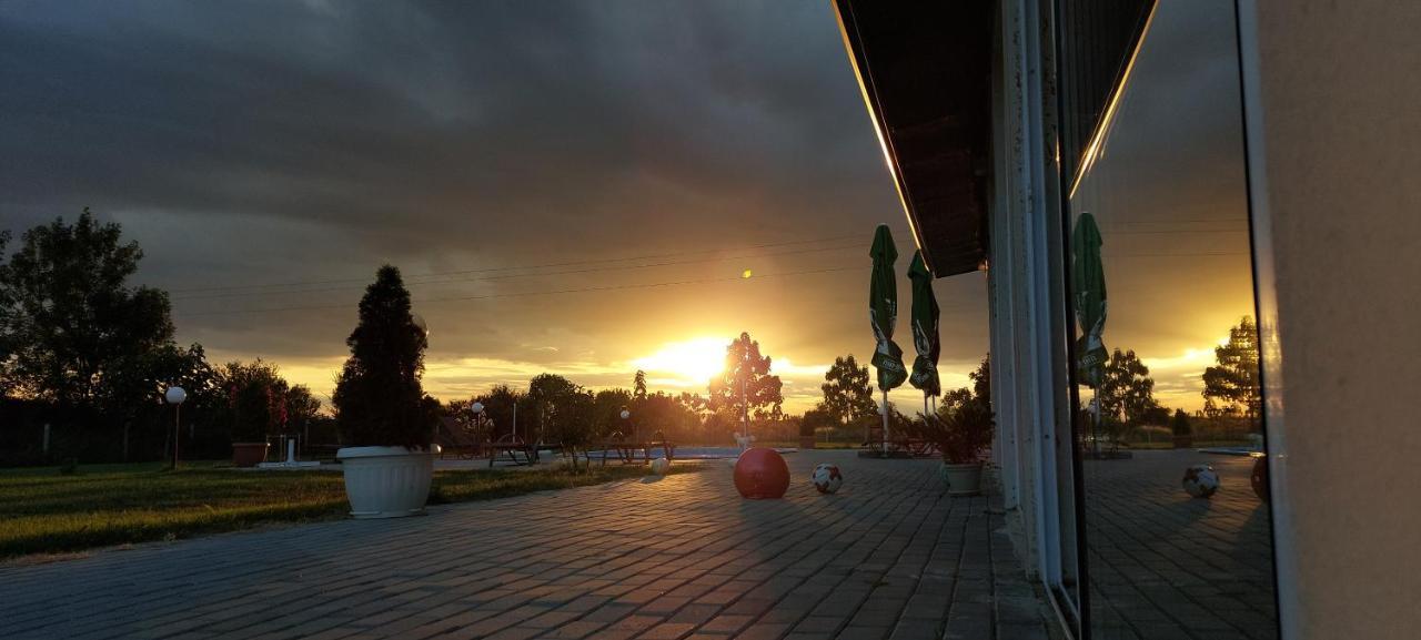 Hotel Sunrise Kalekovets Buitenkant foto